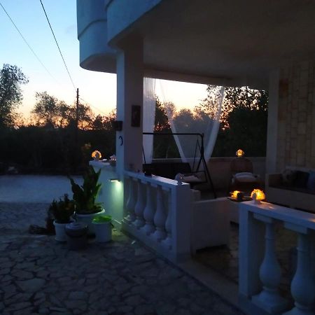 Villa Lilla Остуни Экстерьер фото